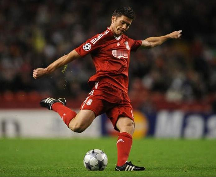 湖北武汉，一男子买了110万的足球彩票，老板一再劝阻，可男子上了头，坚决要购买。