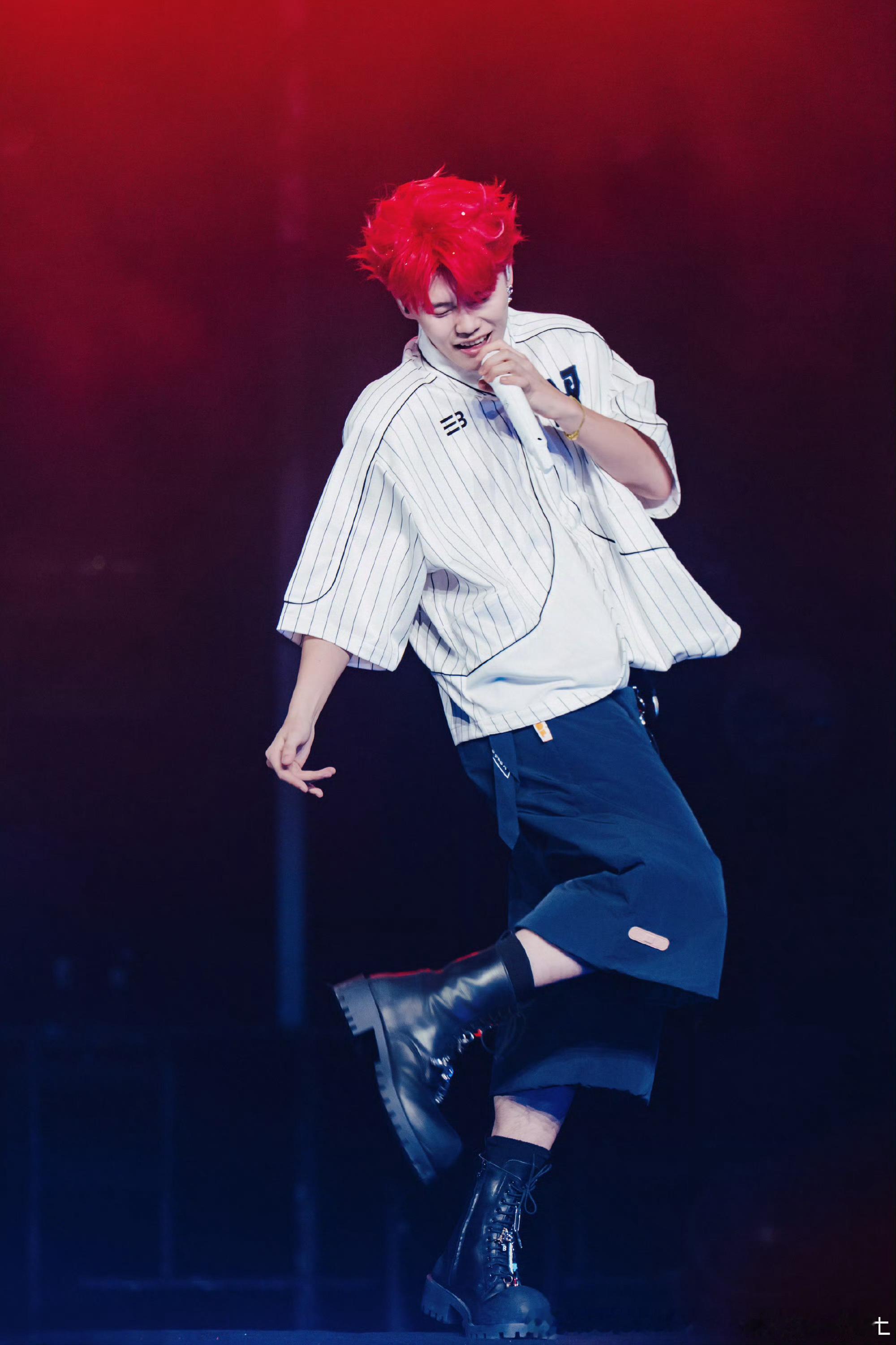 我有点想不通这是什么姿势哥哥你不是直男来的吗 