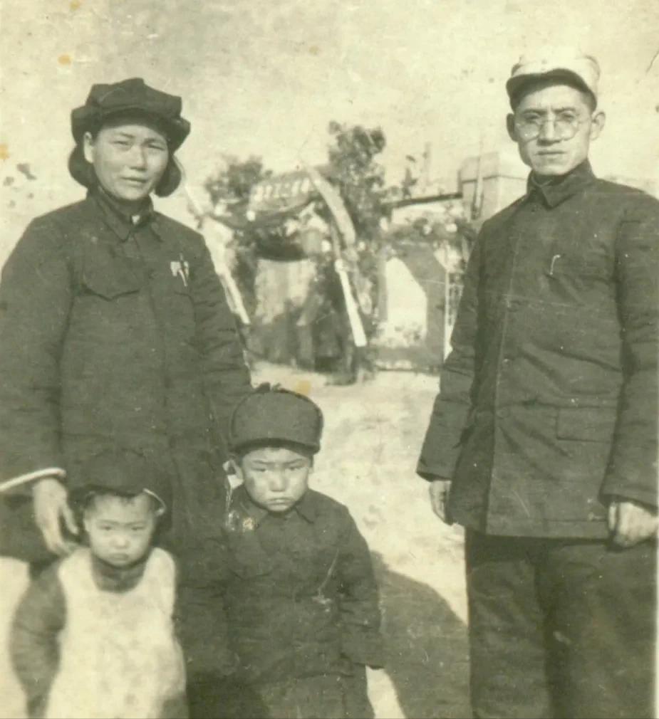 1937年，太原兵工厂的刘贵福，听说八路军打了胜仗，就带16个工友投奔八路军，谁