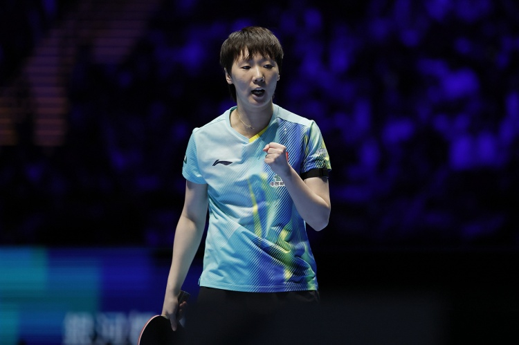【王曼昱4比1战胜杜凯琹：各局比分：11-9，9-11，11-3，11-9，11
