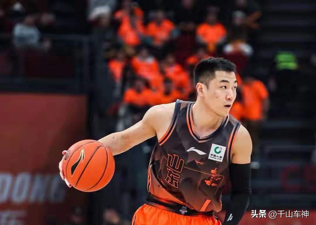 国家级的后卫高诗岩完败省级后卫林庭谦！
3月20日晚间，CBA常规赛第28轮持续