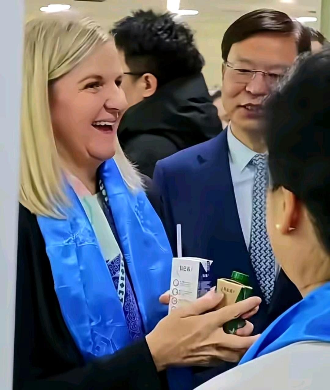 11月11日，国际奥委会主席考文垂到访内蒙古呼和浩特市。
考文垂来到内蒙古后便去