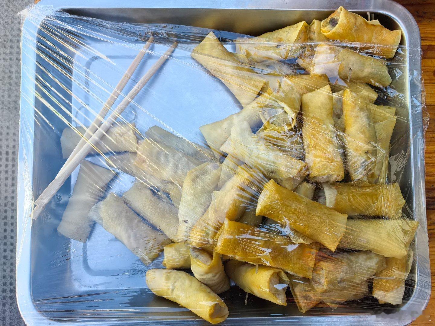 来服用一点江南 末图的次坞三鲜打面很好吃，快吃完了才拍 
