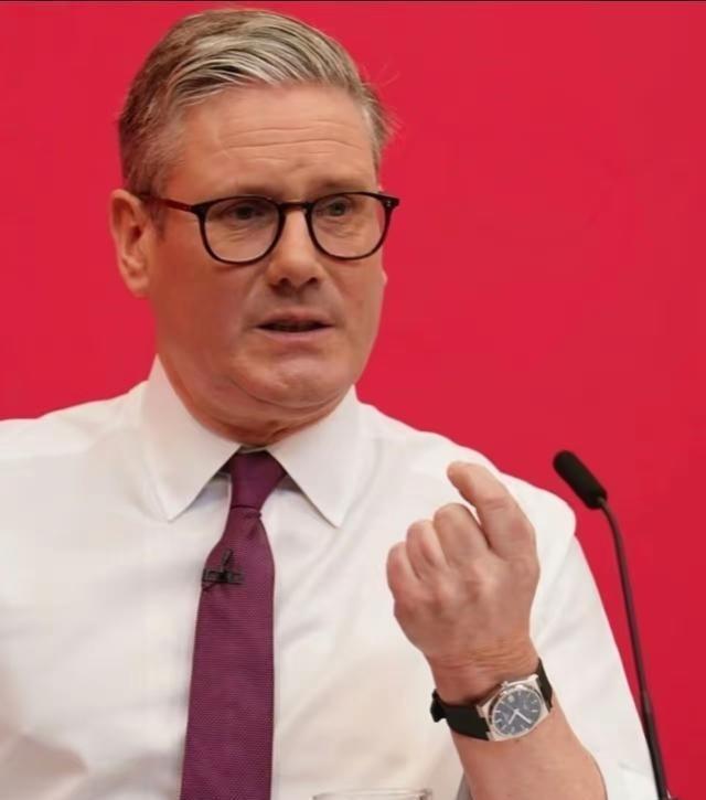 特朗普没想到，估计普京也没想到，英国首相居然当着全世界的面，说了一句“中国，是世