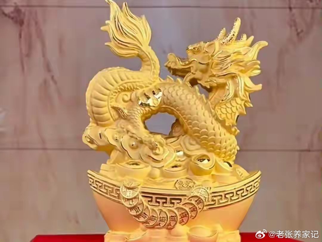 今晚黄金走出反常下跌，中东地缘风险本该支撑金价，却被宏观利空全面压制。美国非农就