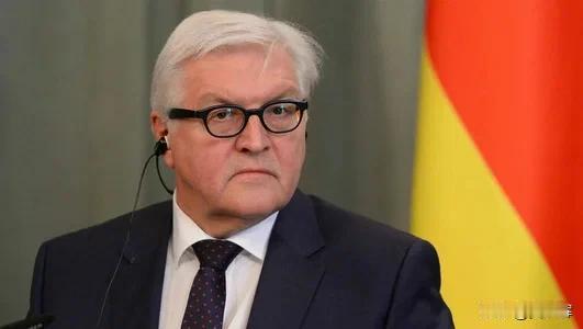 【俄上院议员普什科夫：德国被恐俄之风裹挟】
 
德国总统瓦尔特·施泰因迈尔曾是一