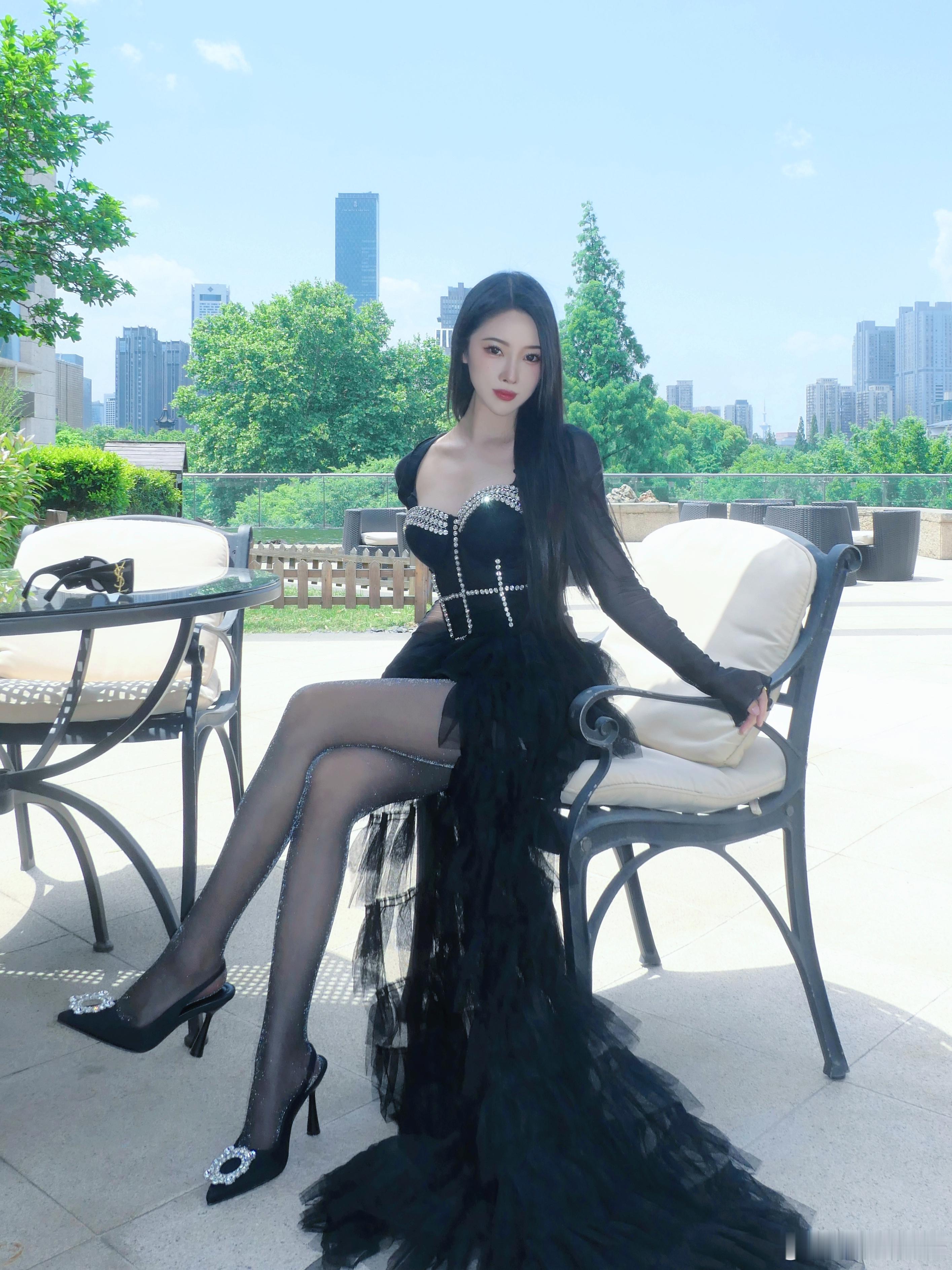 ℬ𝓁𝒶𝒸𝓀 𝒮𝓌𝒶𝓃🖤🦢✨ ​​​