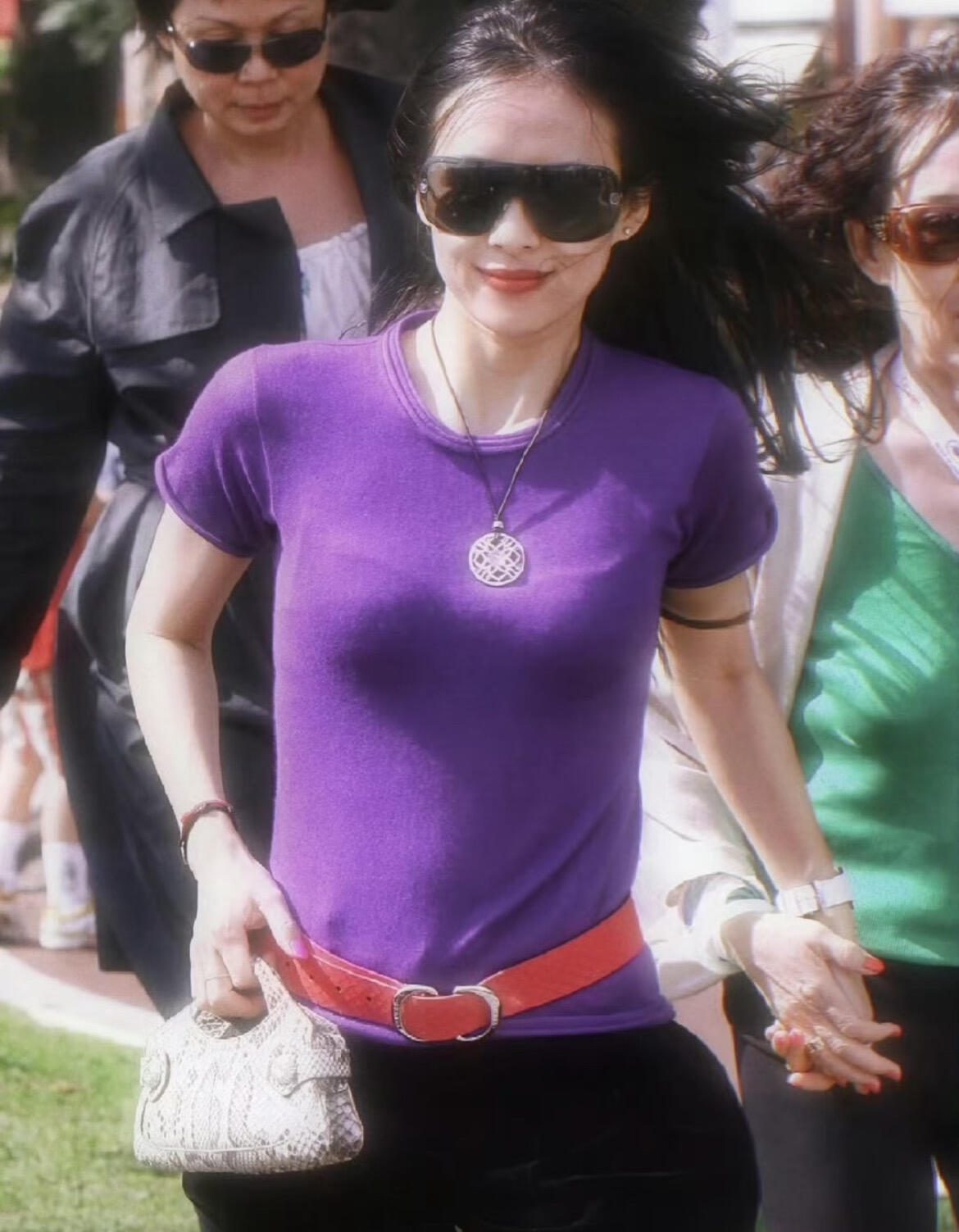 终于知道存子和章子怡像在哪里了 不是外表像 是整个人连带头发丝都散发着向上的生命