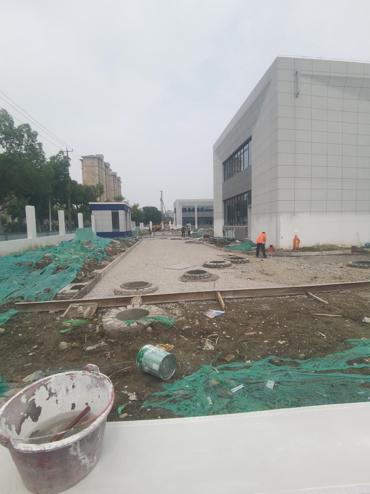 袍江马山治安中心开始铺路了