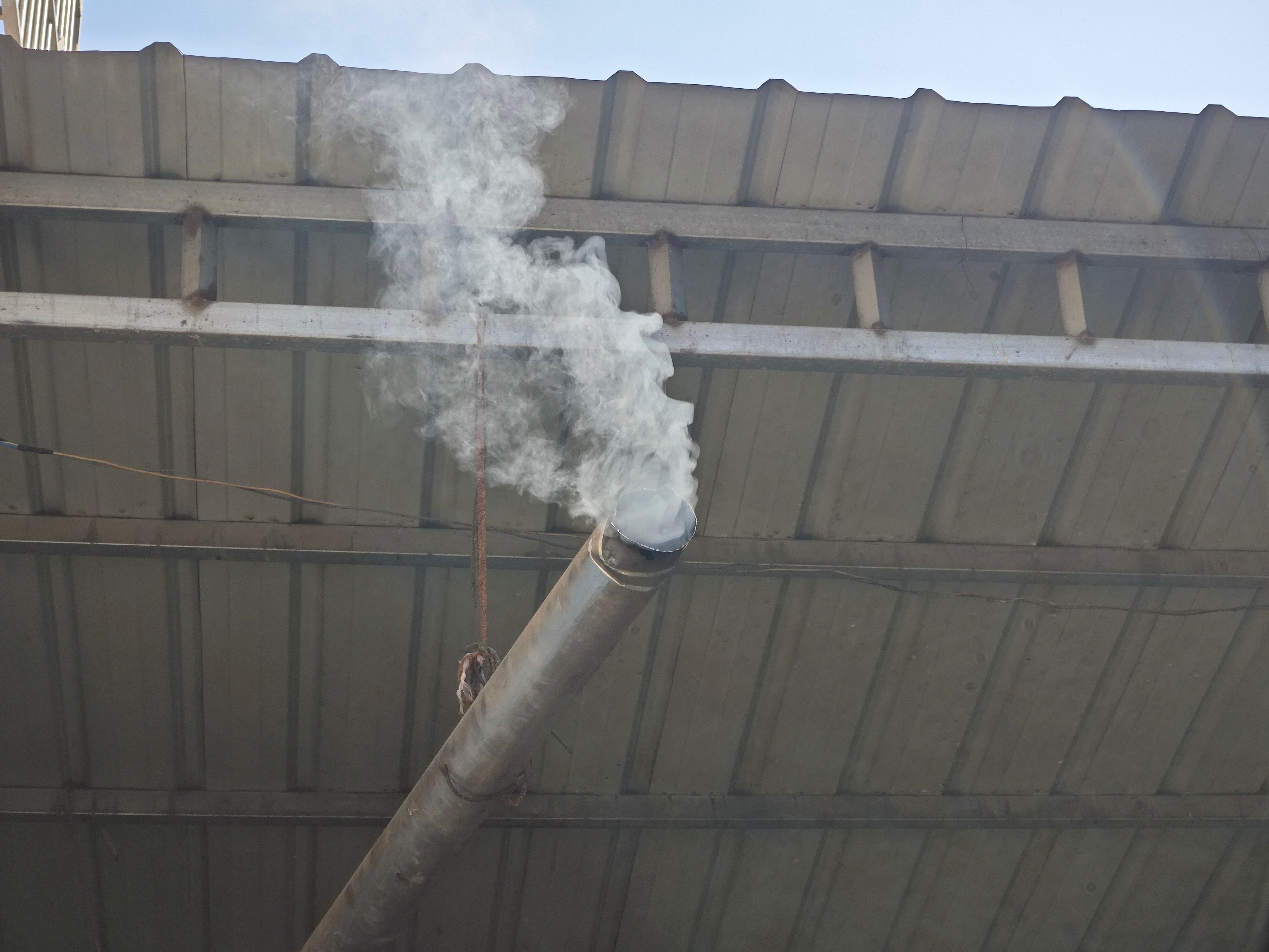 盘点春节我遇到的新鲜事。老家小县城最热闹的商场，偷手机贼多了，专挑没监控的地方下