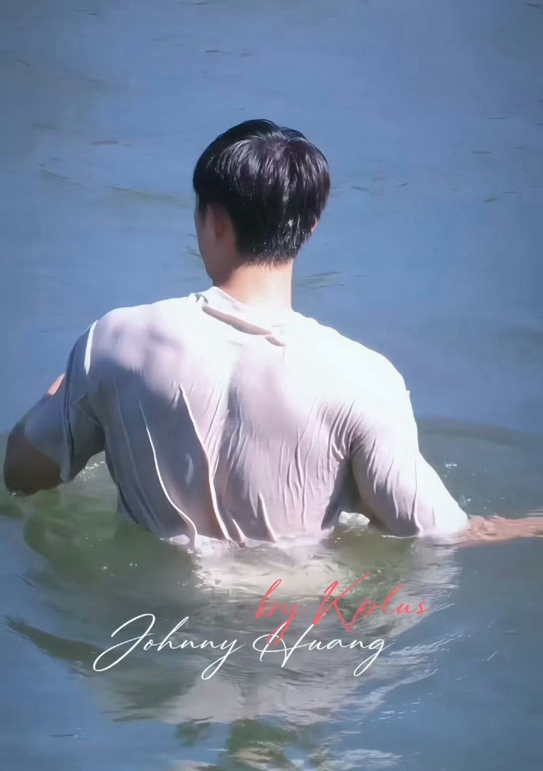 黄景瑜我嘞个棘龙背肌觉醒之重启衬衫也藏不住的肌肉线条，棘龙背肌氛围感直接拉满 