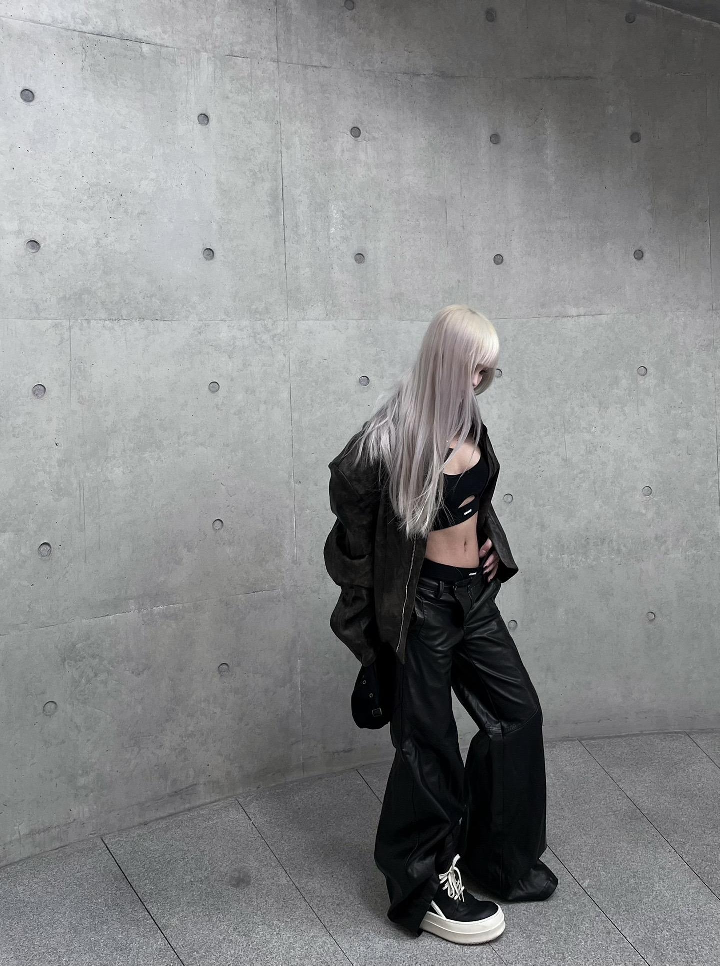 兄弟 你放心
我这次不会被女人骗了
我装作被她迷的神魂颠倒
这只是我计划的一部分
你别说了
我有自己的节奏