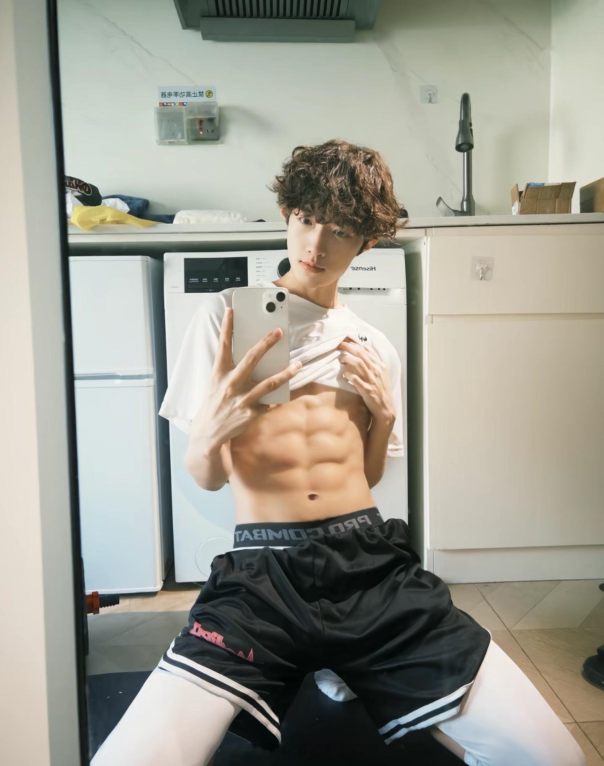 甜甜的男孩 