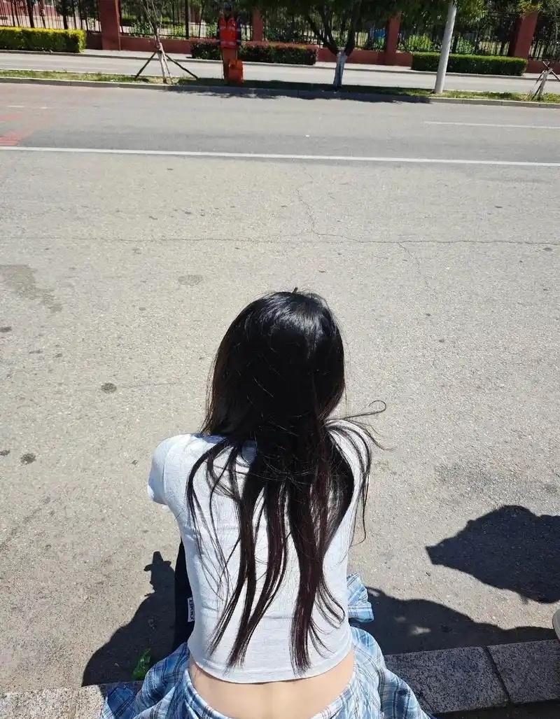 就离谱他妈给离谱开门！

浙江谭女士，本来只想花600块看场演唱会，结果一顿操作