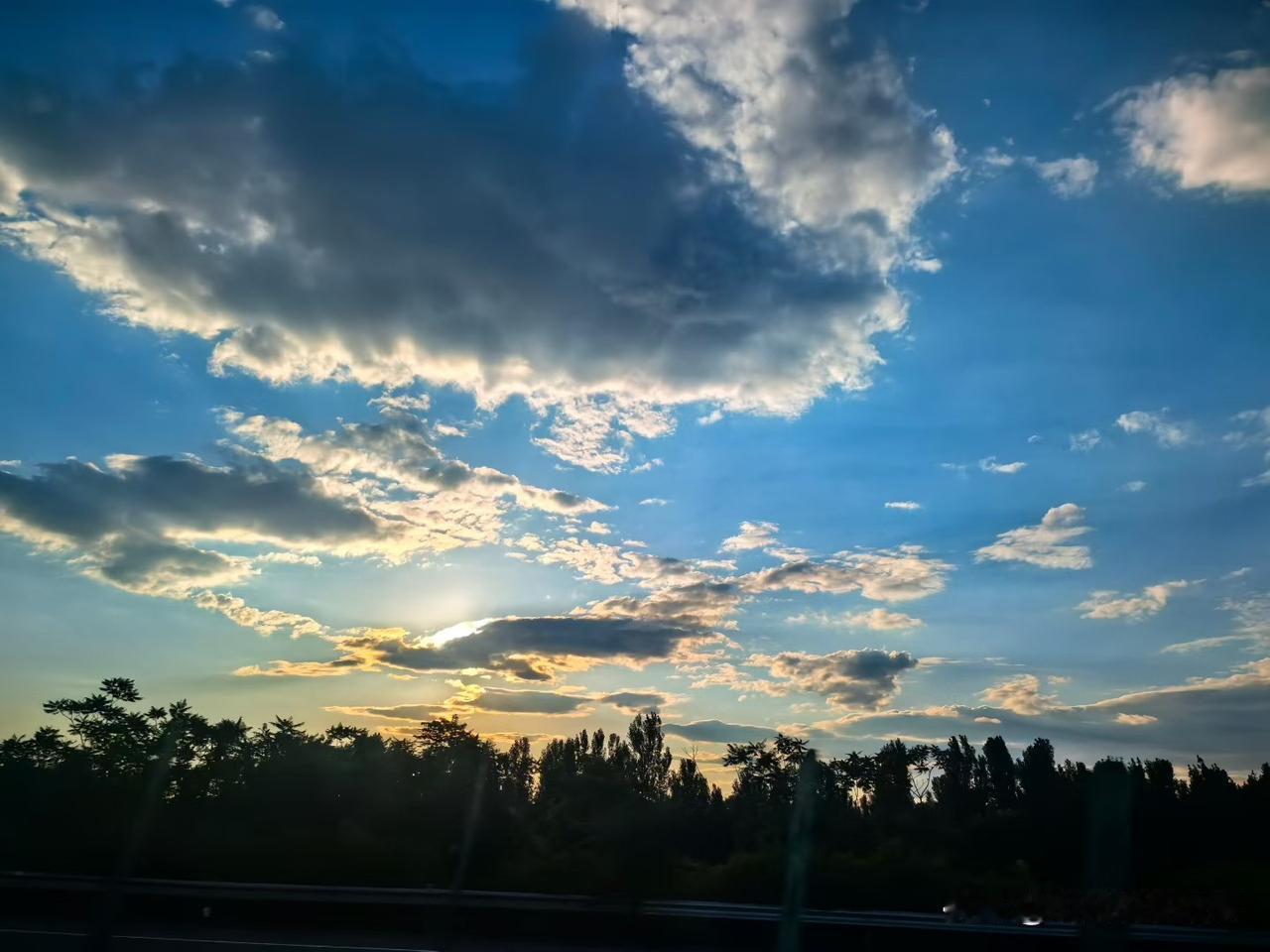 ❤️今天得的病，不是今天才得的，是你熬的大夜，生的闷气，吃的垃圾，一笔一笔地日积