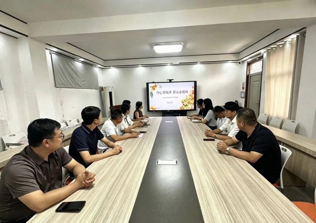 临沂涑河实验学校，7月3日举行刘振启老师荣退仪式，书记、校长林东总结致辞。