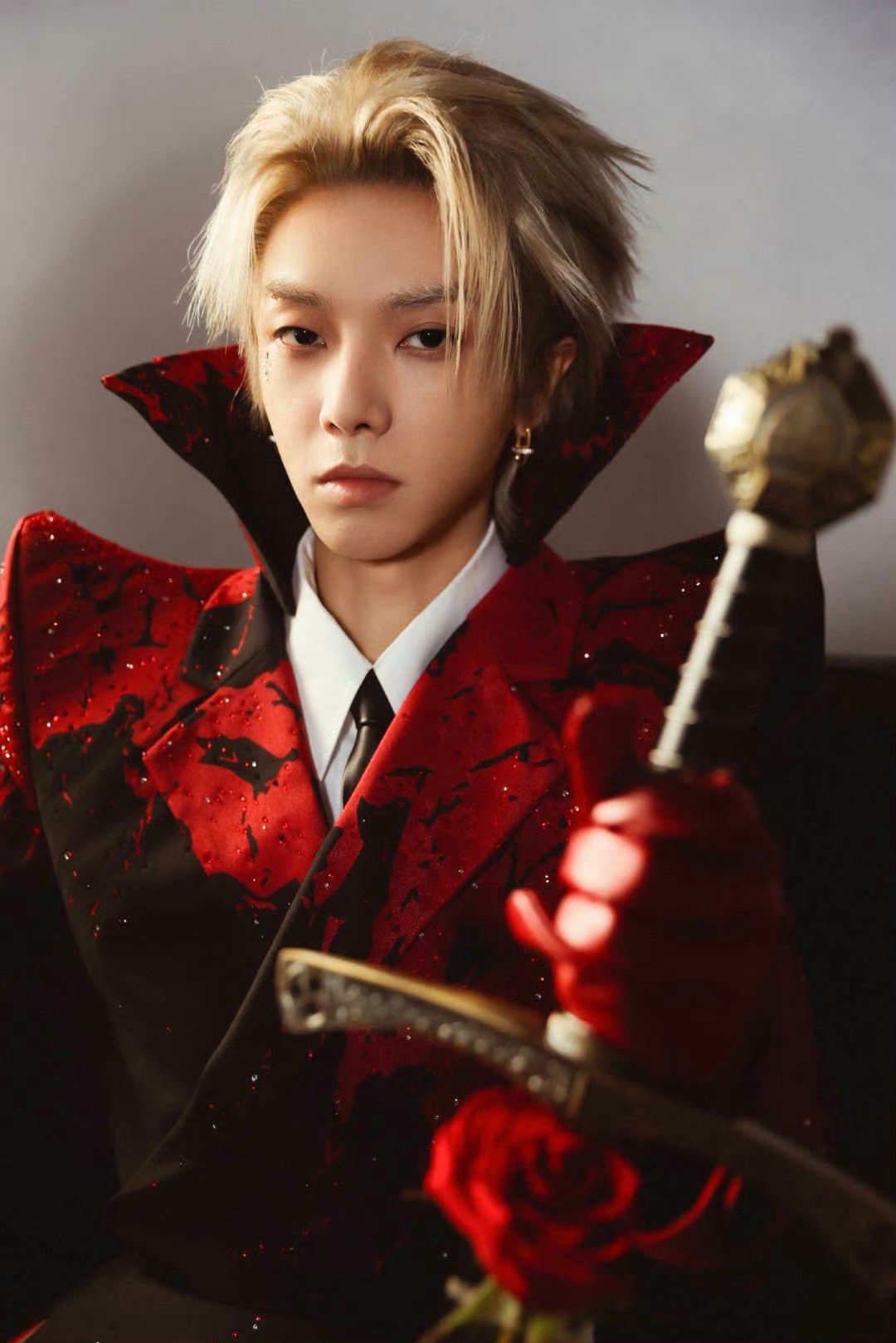 华晨宇 我35岁最后一天的最后一吻今天的高光时刻必须是华晨宇！35岁最后一吻的宣