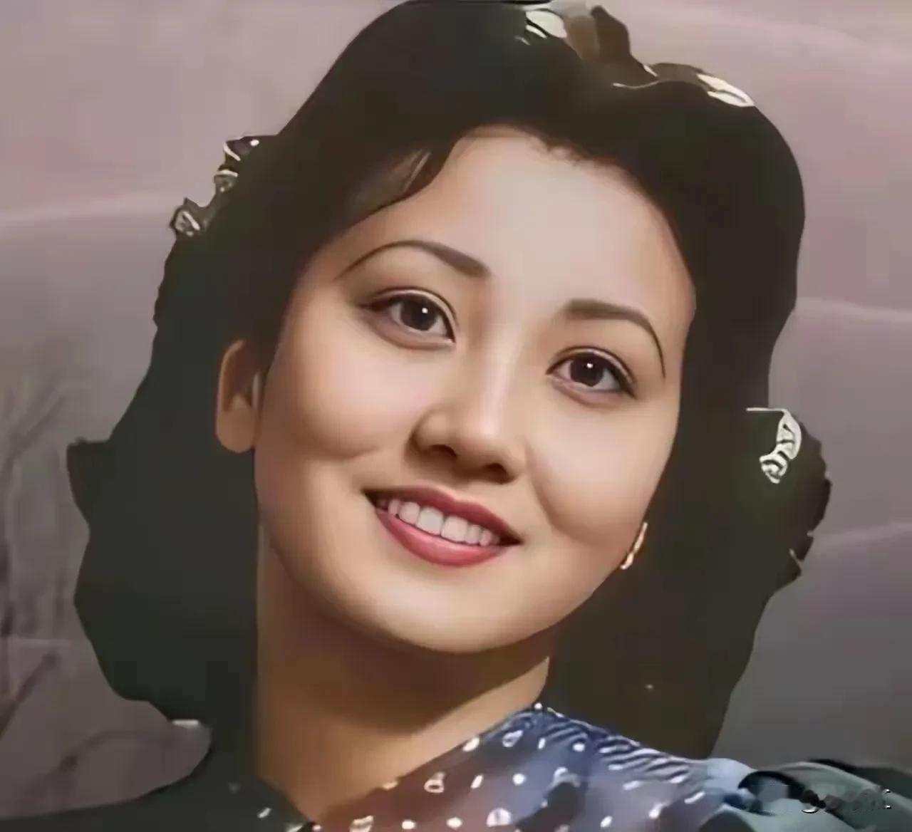 蒋英葬礼，党旗盖身，李双江含泪追忆：唱歌先做人！92岁传奇落幕，她不只是钱学森夫