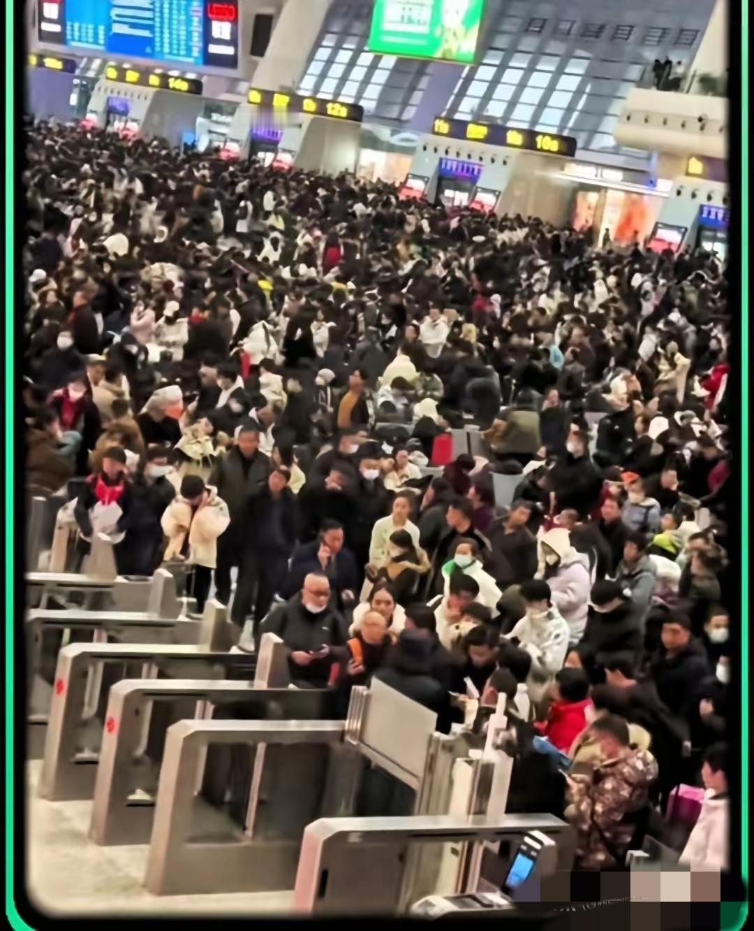 国家也太懂农民工的难处了！
还没到年关，
就开始操心返乡和滞留的事，这份用心真的