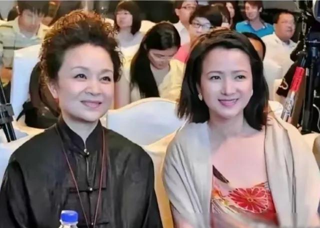 这两位都是演技一流的老戏骨，演技不相上下，各有千秋，如果让你选一位，你会选谁。#