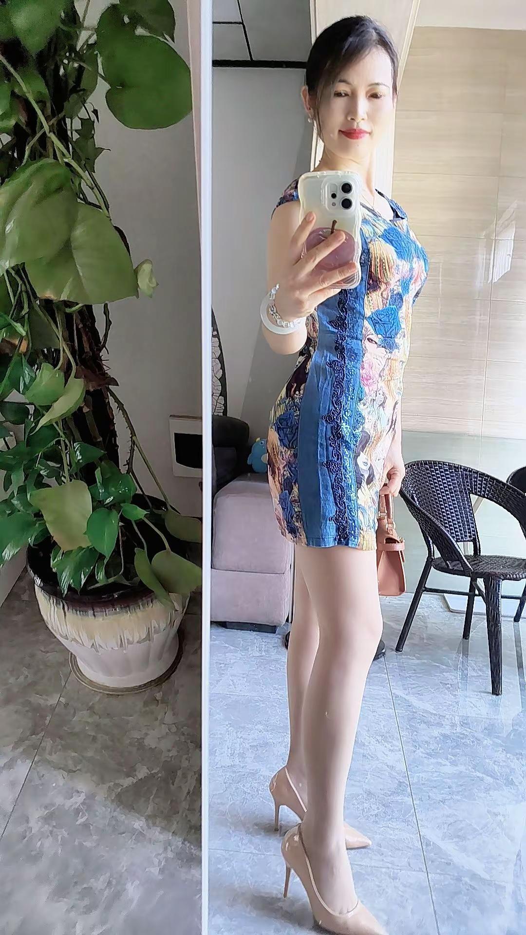 岁月从不败美人，只增韵味。穿喜欢的衣服，做自在的自己。旗袍 日常穿搭