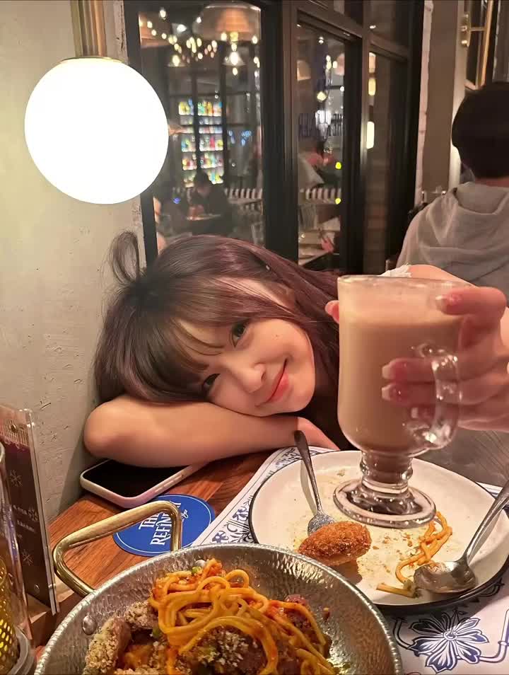 如果他带给你的泪水比爱多 不舍得也要舍得