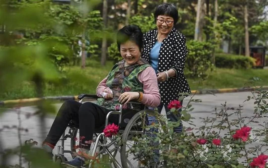 2012年，30岁女子出车祸，成了植物人。谁知，4岁儿子哭着唱了一首歌，竟让婆婆