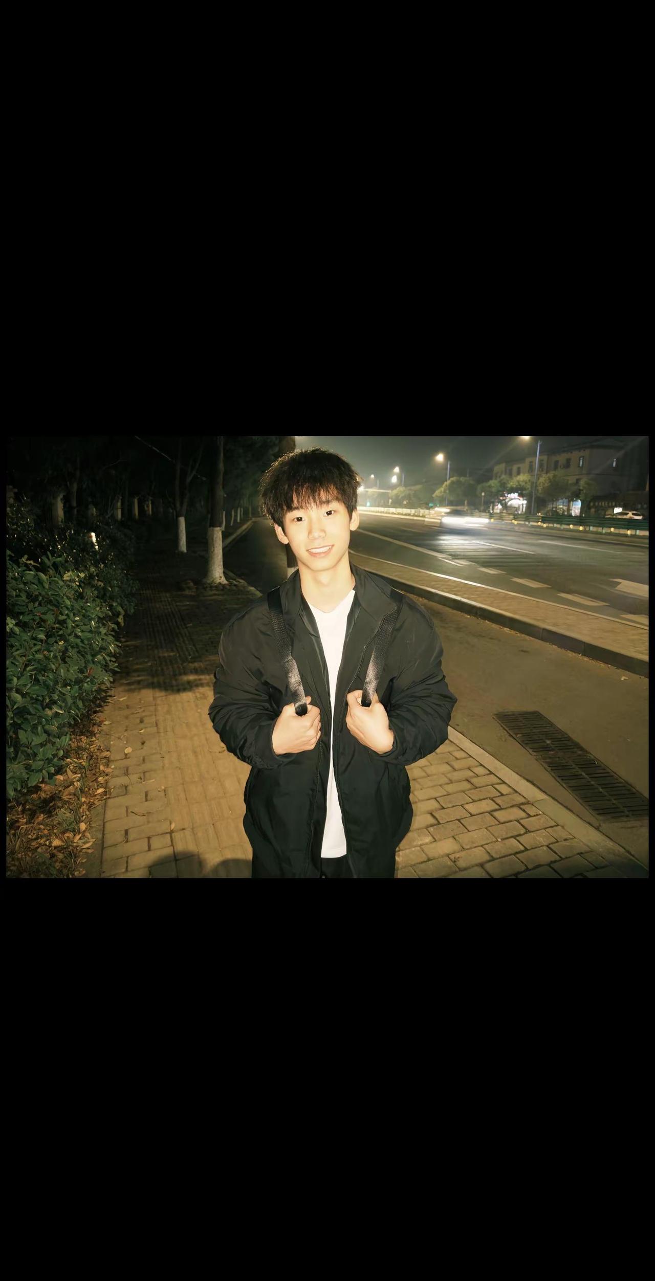 你微微一笑蝴蝶为你倾倒