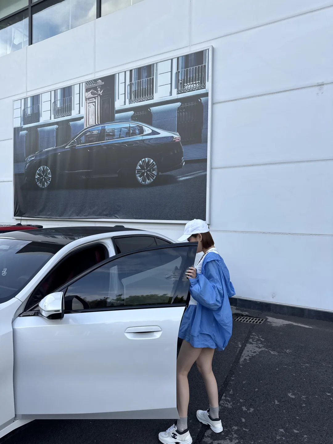 《冷白皮与白5系的绝佳搭配》📝 简约干净，自带松弛气场 📍BMW ...