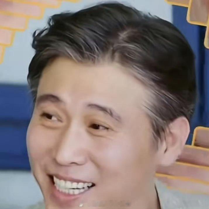 才发现李乃文和锅姨的脸和五官真的好像啊，确定不是亲姐弟了吗哈哈哈哈哈 ​​​