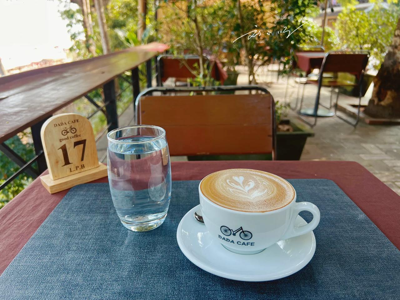 老挝的最后一杯morning coffee，迫不及待地想回国开工，我这人果然没有