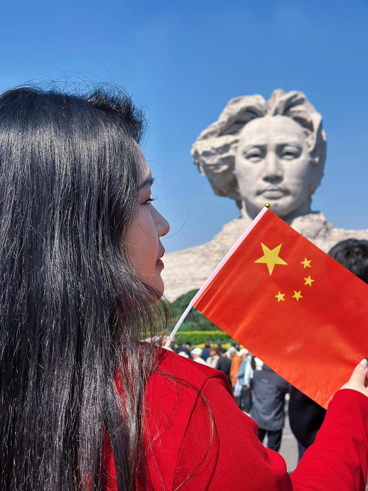 吹湘江的风 追五星的光橘子洲头