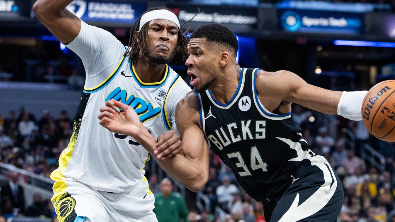据ESPN的沙姆斯·查拉尼亚报道，扬尼斯·阿德托昆博和迈尔斯·特纳对一起打球的想