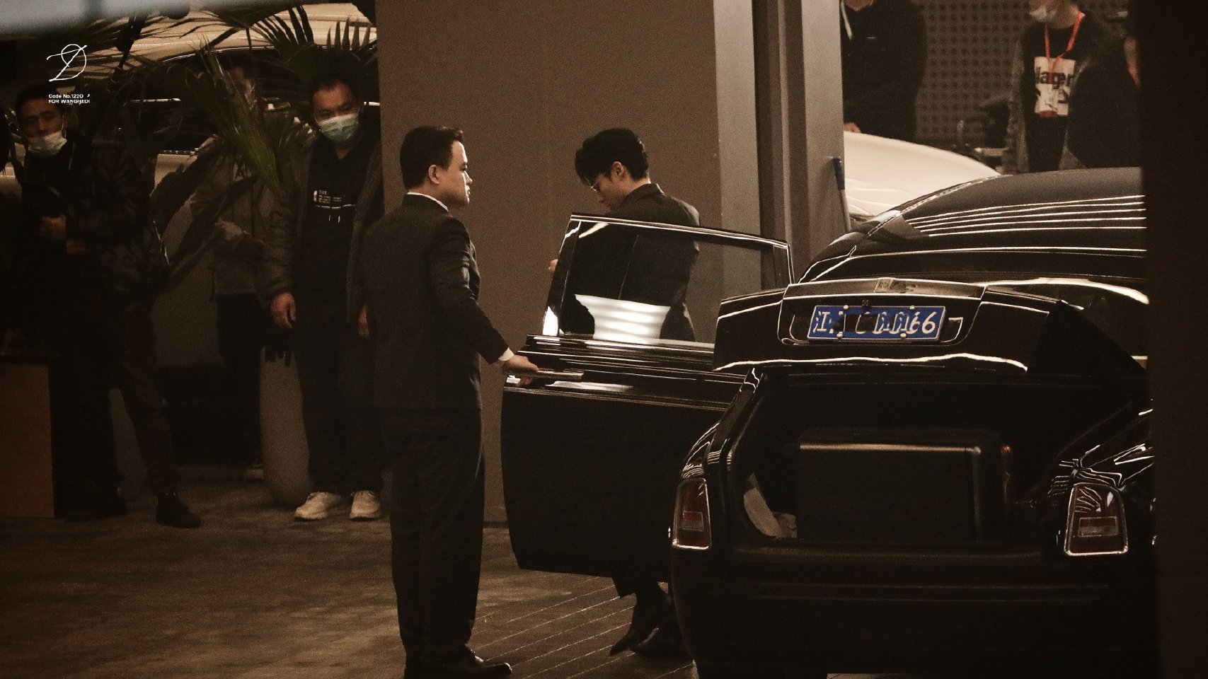 王鹤棣把时宴劳斯莱斯调过来 王鹤棣白鹿《亲爱的客栈》互动梦回《以爱为营》，王鹤棣