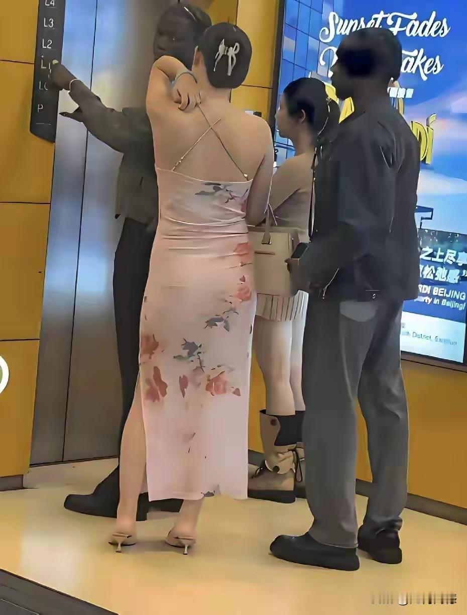 无法理解一些现象，但是也改变不了什么，在无奈中，也只能慢慢适应这种现象吧！多数岁