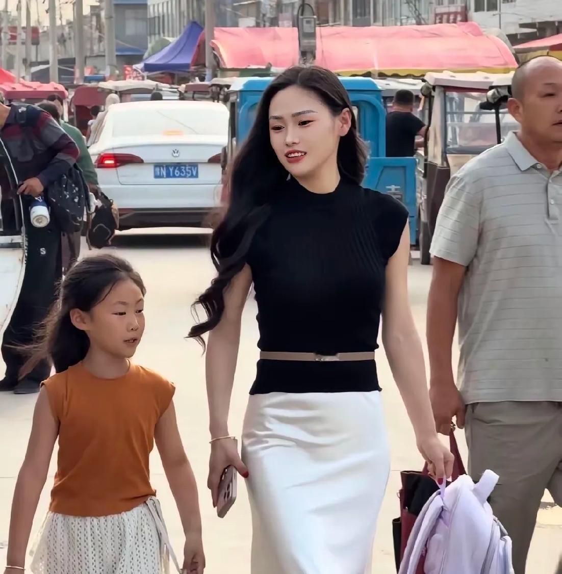 假如这是你老婆，你会放心外出打工不？可能很多男人都不会外出打工，都会买当地做点小