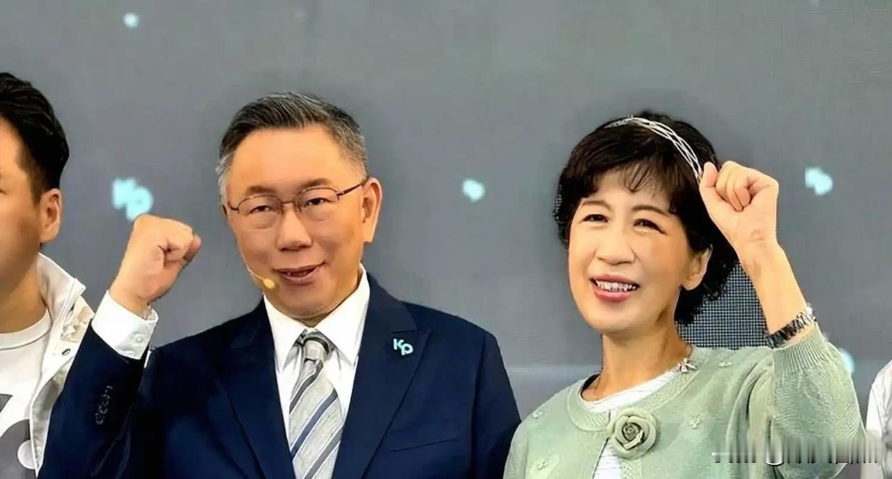 没被消失不见，也没被抓去盘问，  也没发生醉倒在大厅、要人帮忙照顾的糗事，在大城