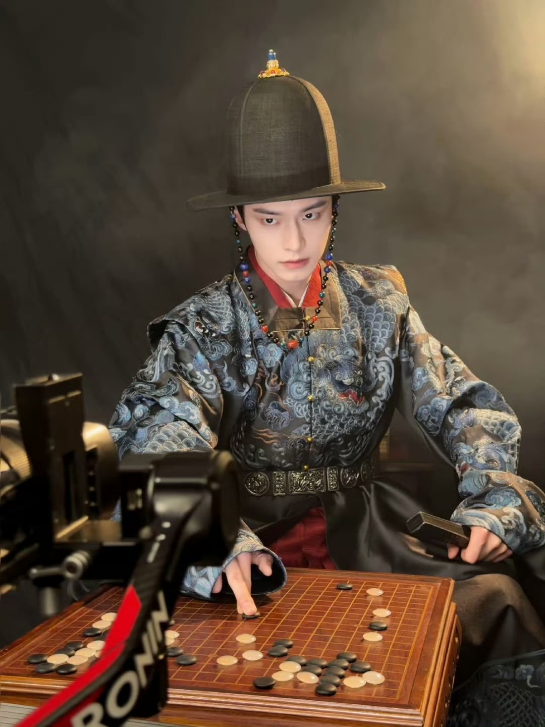 何与期待何与萧靖西何与窈窈有期单人海报 期待何与！！ 