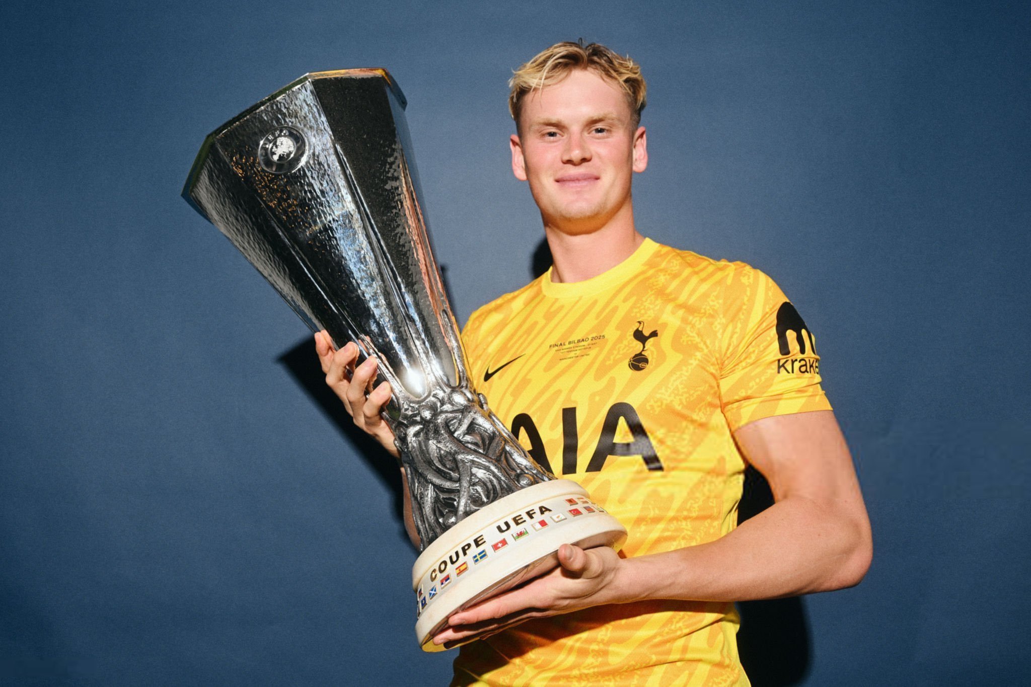 🥈西班牙记者Moretto，西汉姆即将敲定引进金斯基的交易，形式为租借+非强制