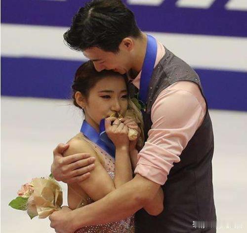 开心快乐的两宝！看你们胜利复出取得好成绩为你们高兴，为你们骄傲，被你们深深地感动