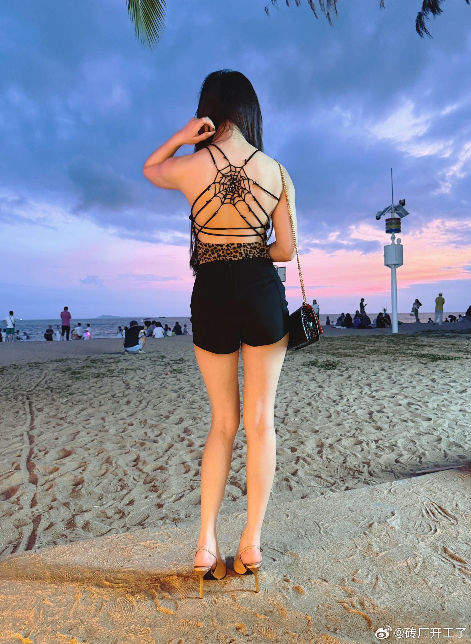 等有钱了我也买一件 