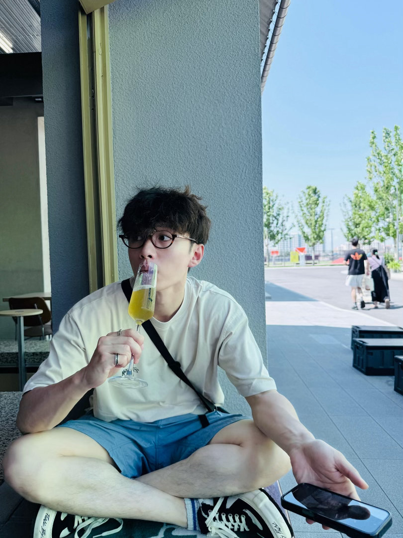 代旭井胧你俩太暧昧了代旭井胧互动 代旭连特调名字都完美复刻，胧哥火速赶来互动，这