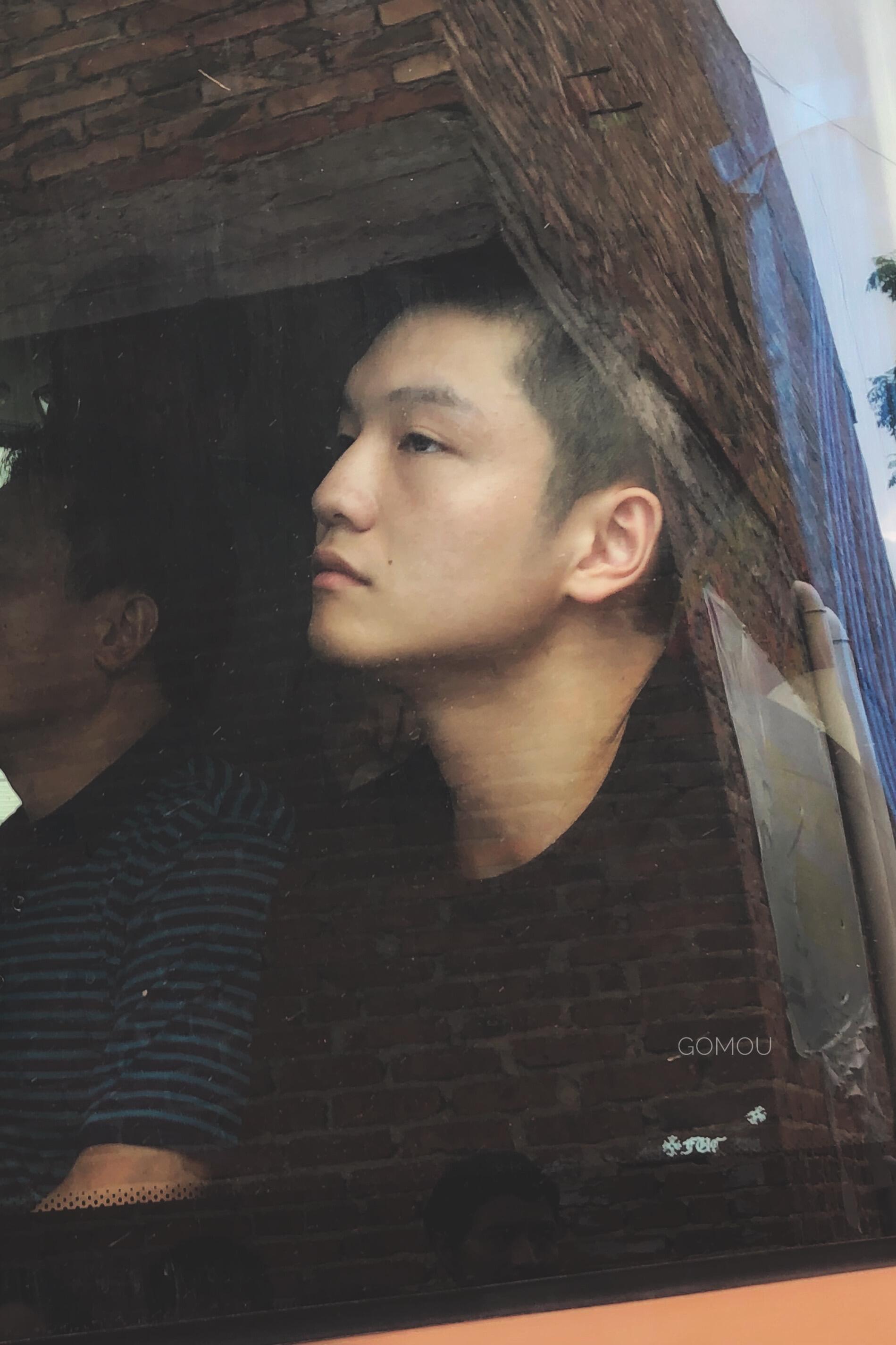 哈喽哈喽～是亮晶晶的眼眸，是未曾变过的挥手、抿唇、颔首。 