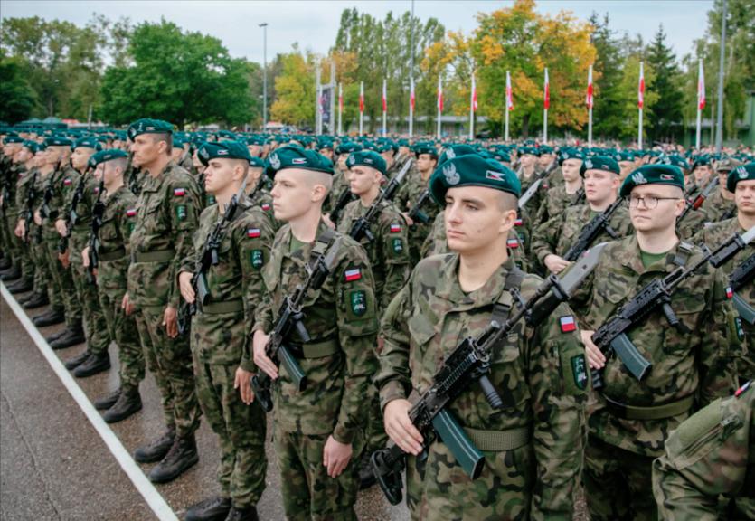 欧洲马上要冒出一支“超级大军”了，波兰直接放话，要把军队拉到50万人，奔着欧洲第