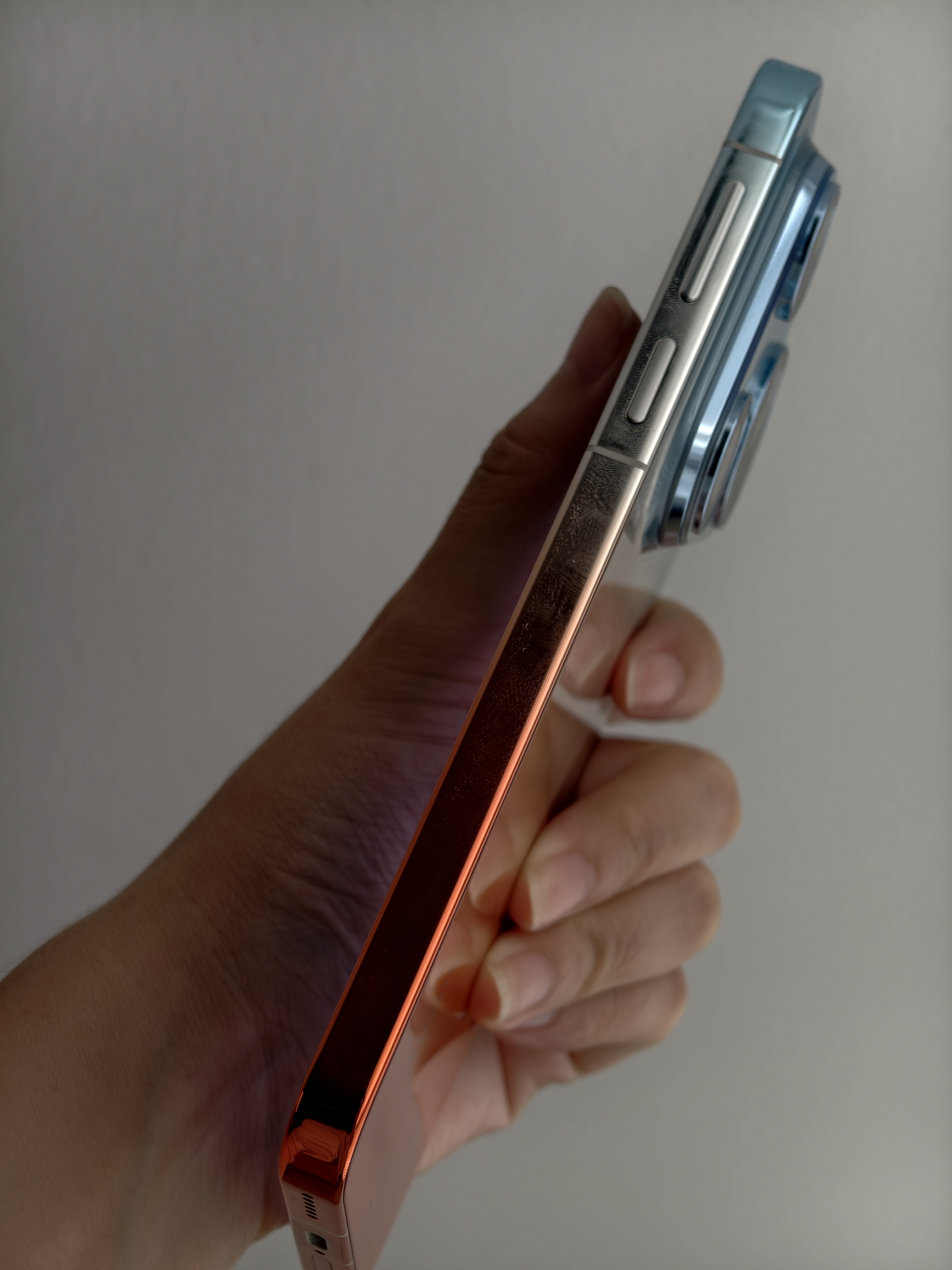 华为Pura90 Pro Max用了几个月，感觉颜值和拍照都在线！户外强光屏幕看