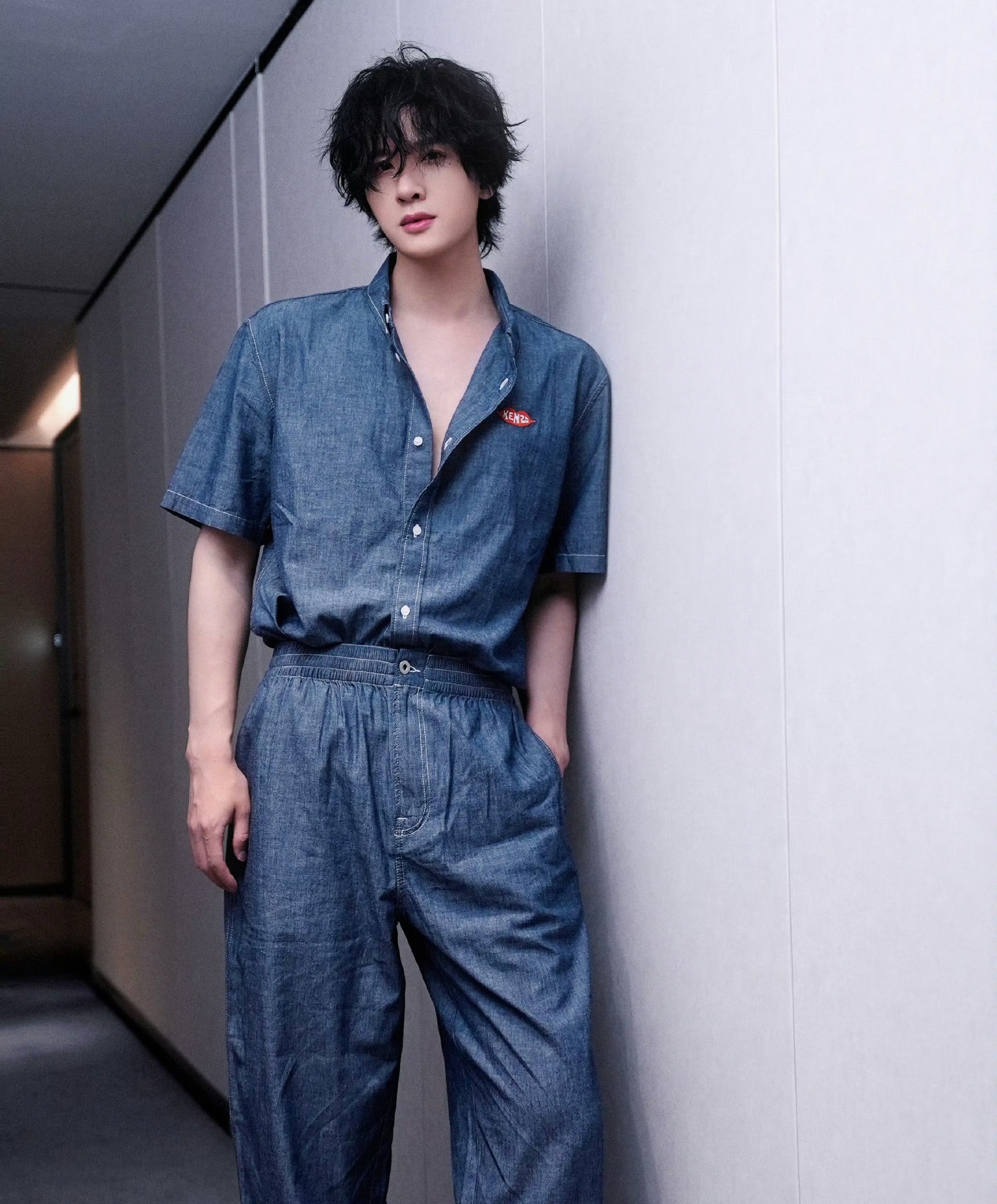 七夕将至，来看看各大品牌七夕限定 企划 分享： VERSACE：张峻豪Kenzo