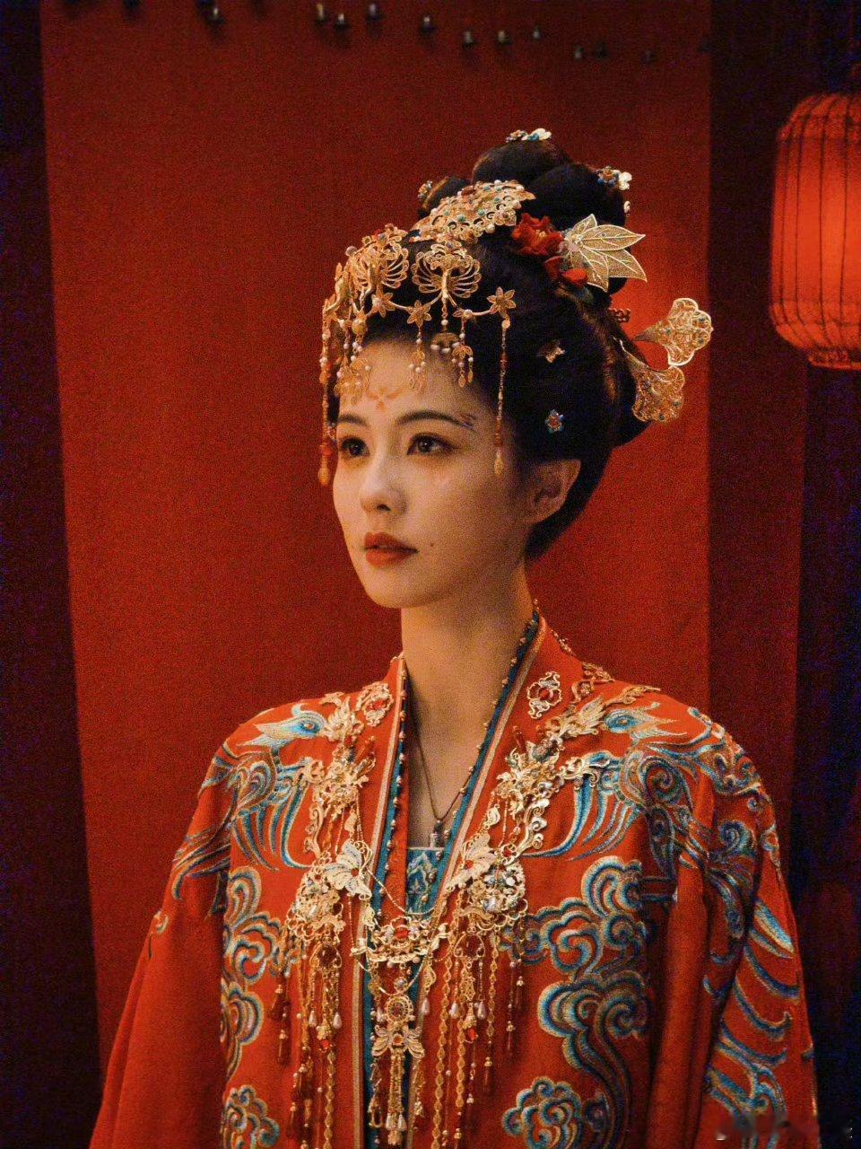 青雾风鸣、唐宫奇案 我的评分：白鹿开播发文唐宫奇案 宠剧白鹿在线营业！开播发文官