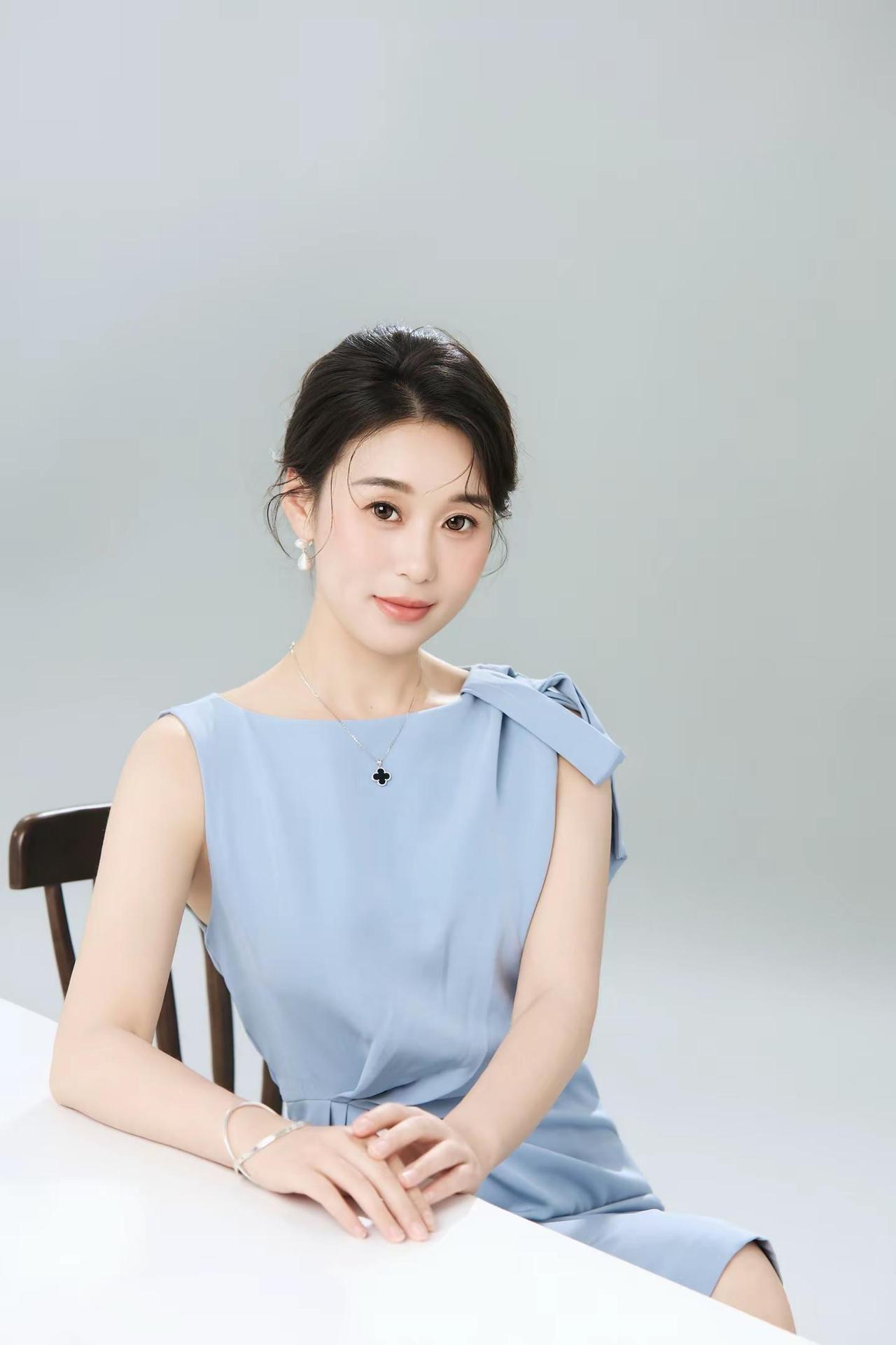 玫瑰不争春，春自为我来女性力量 女性成长 宁国主持人郑红女主持人