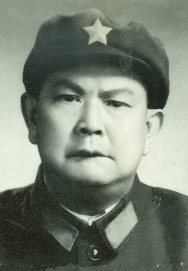 1941年游击队惊魂一夜！队员假装头疼偷懒，一把斧子落地，救下全队人命
 
19