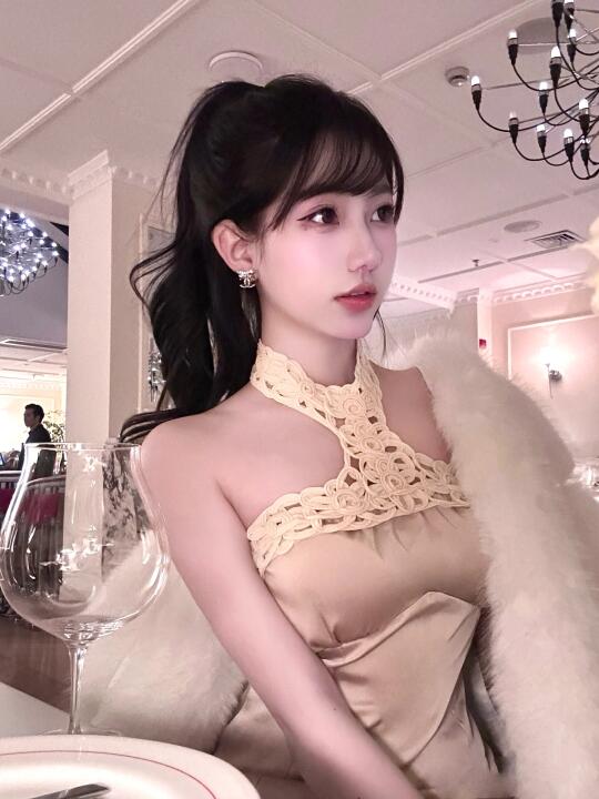 上海妈生直鼻👃都按这个审美卷好吗